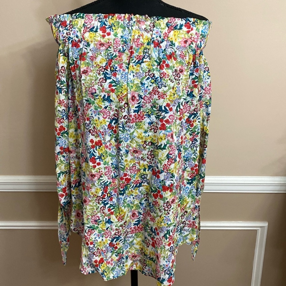 H&M Colorful Floral Blouse Size 6 EUC